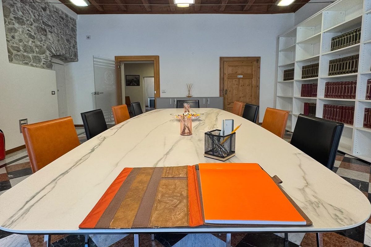 Fascicoli degli atti pronti per la stipula allo Studio Notarile Federica Greco a Tirano